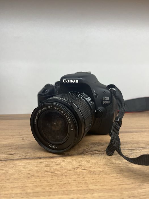 Продам фотоаппарат Canon EOS 600D