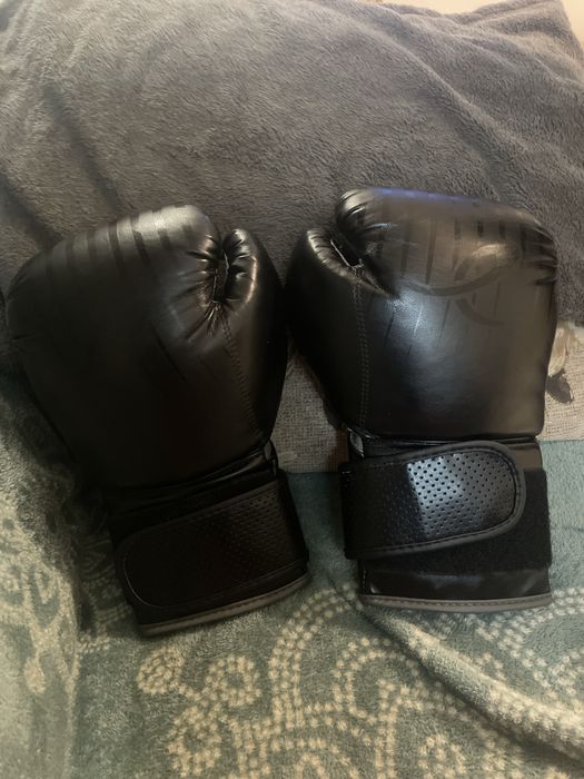 Manusi de box in stare perfecta!(nou)