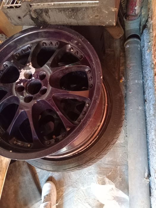 Vând roata+jeanta schimb