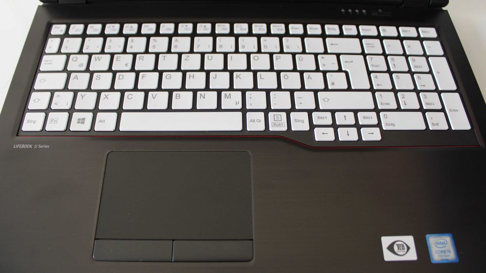 Лаптоп FUJITSU Notebook LIFEBOOK U758 15.6'' i5-7200\8GB\256GB SSD