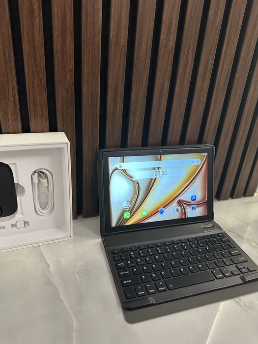 Таблет като лаптоп - с клавиатура, мишка, писалка, слушалки ,4GB памет