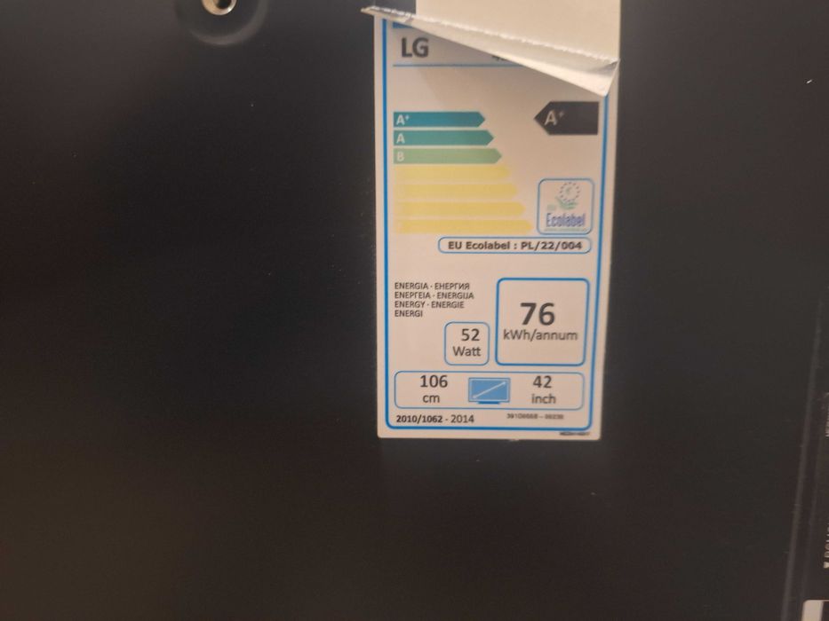 Продавам телевизор LG 42"smart,full HD