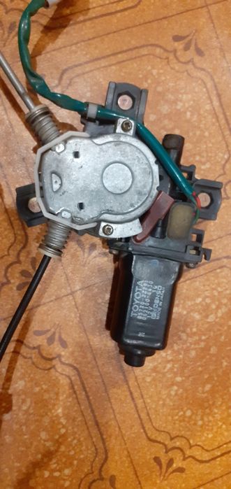 Стеклоподьемник пер.лев.тойота марк2