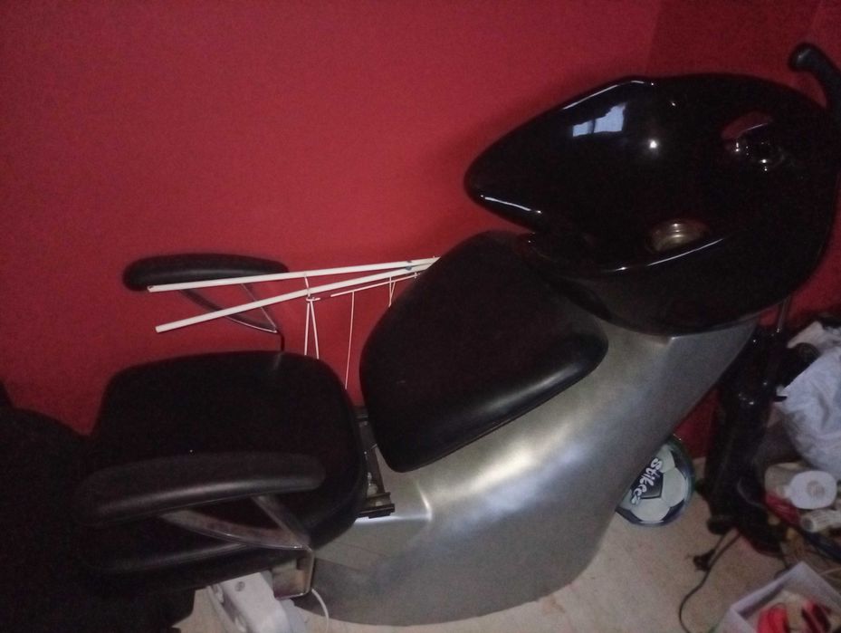 Фризьорска измивна колона