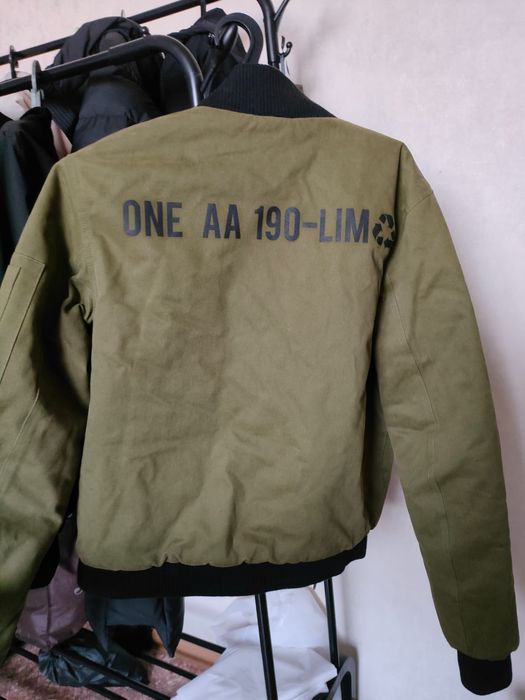 Продам бомбер мужской