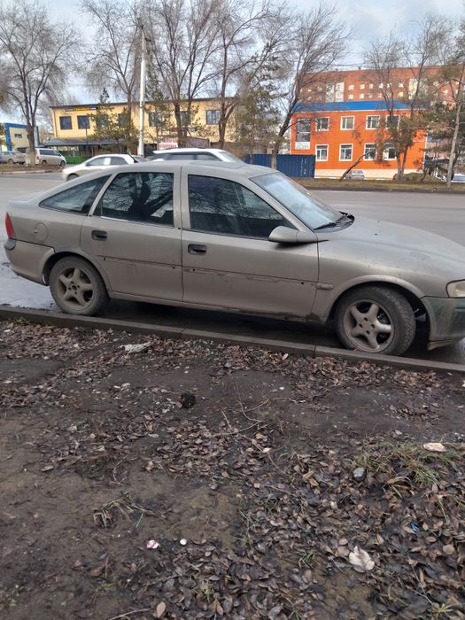 Продам машину Опель вектор б