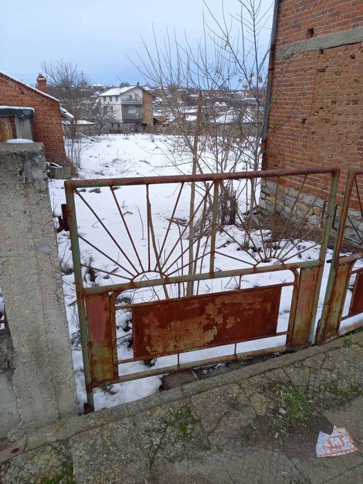 Продава се Къща в с. Маломир, Област Ямбол - 200 кв.м за 100 €/кв.м - Снимка #3