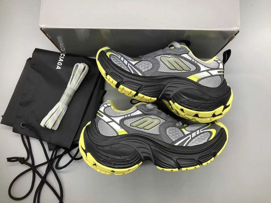 НАЛИЧНИ Balenciaga 10 XL 43 номер