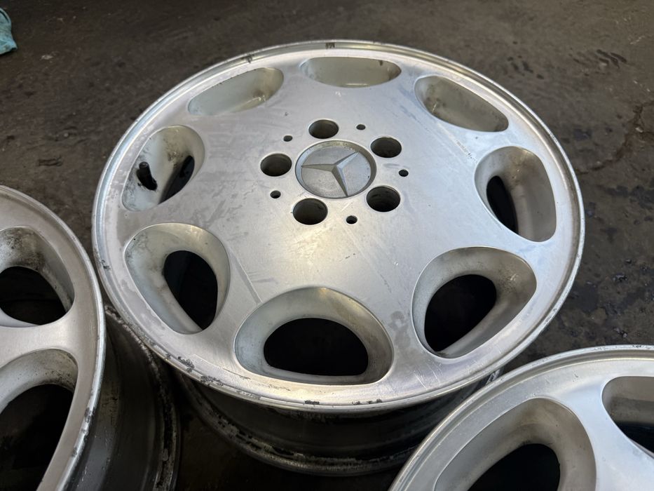 Jante Mercedes 8 Holes R16