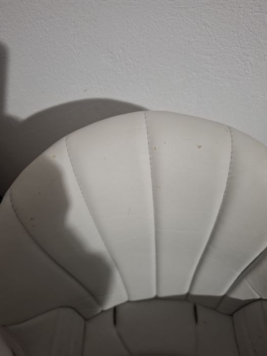 Vând pătuț copil, scaun de masă, scoică și căruț copil