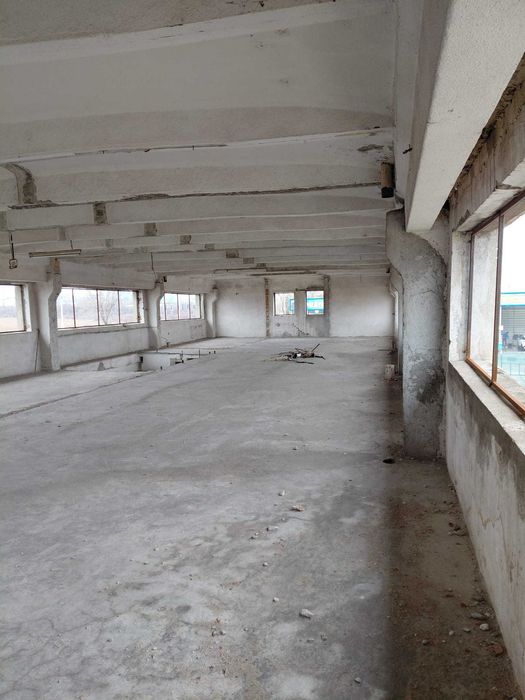 Cladire / Spatiu comercial 680 mp - Inchiriere Targoviste