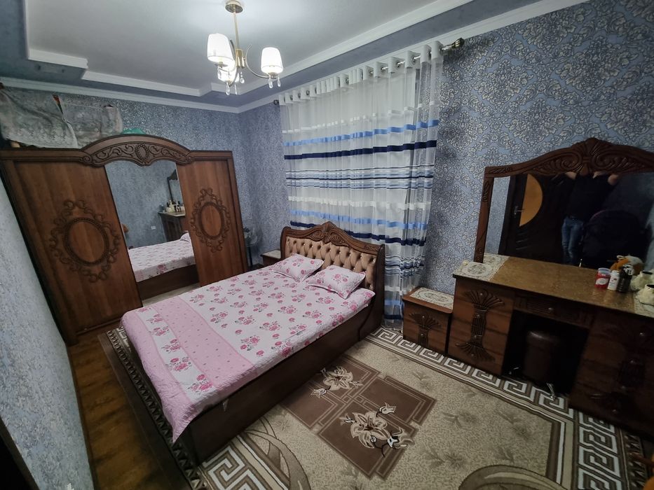Oqtosh dacha sotiladi