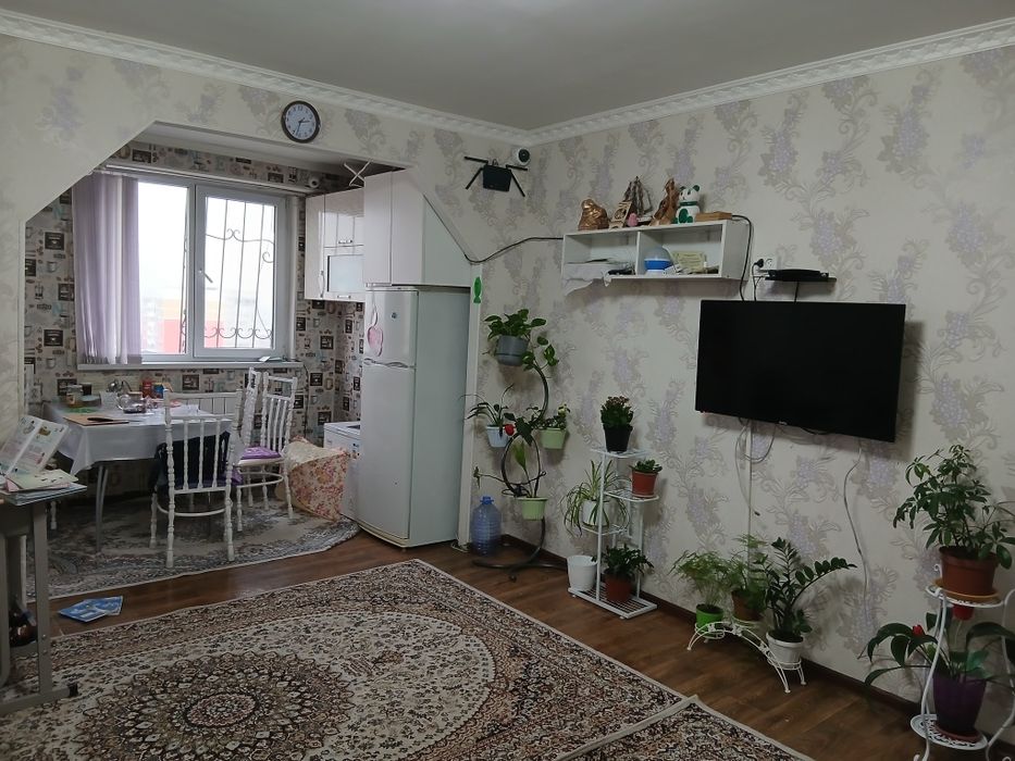 Нурсатта 3 бөлмелі үй сатылады