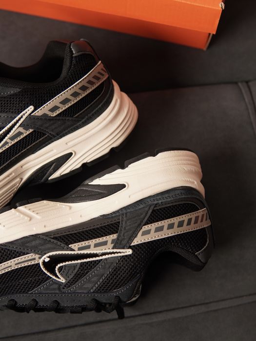 Nike Intiatoe Mens shoes