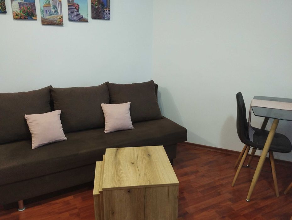 Дава се под наем Двустаен апартамент в Варна, Лятно кино Тракия - 55 кв.м за 306 € - Снимка #1