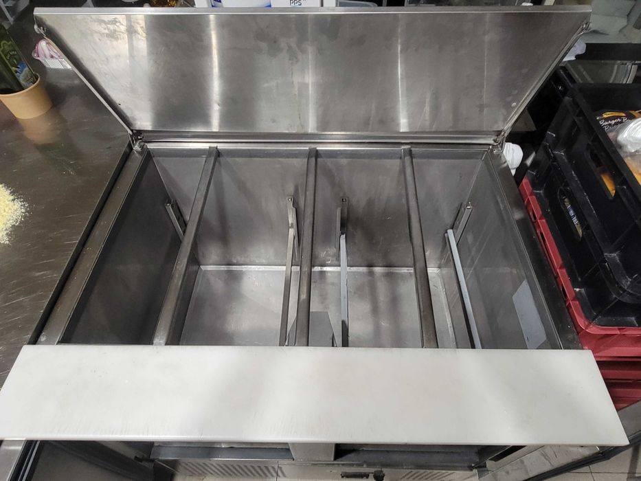 Салатен бар (витрина)