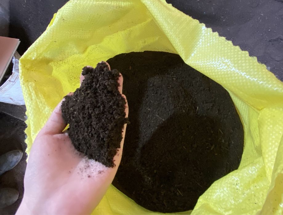 Биогумус сотилади