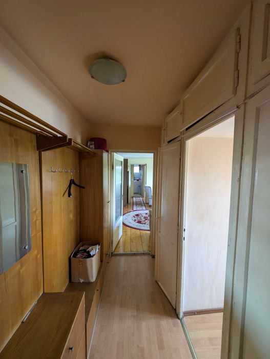 Vând ap. 2 camere strada Sovata