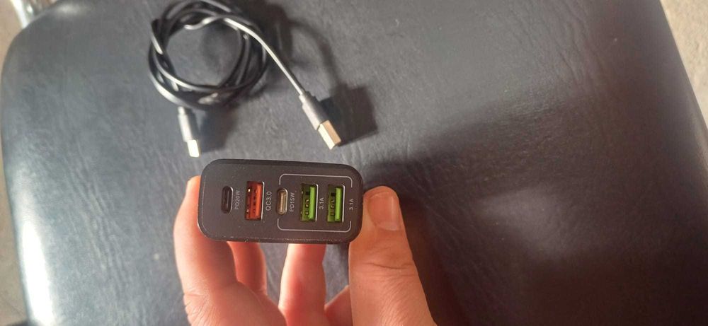 Лот от оригинални зарядни за телефони