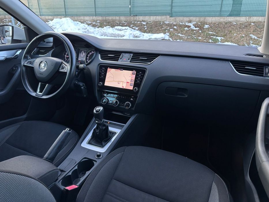 Skoda Octavia Style 1.6 - 116Cp Diesel / 2019 / Navigatie / CarPlay / Parktronic