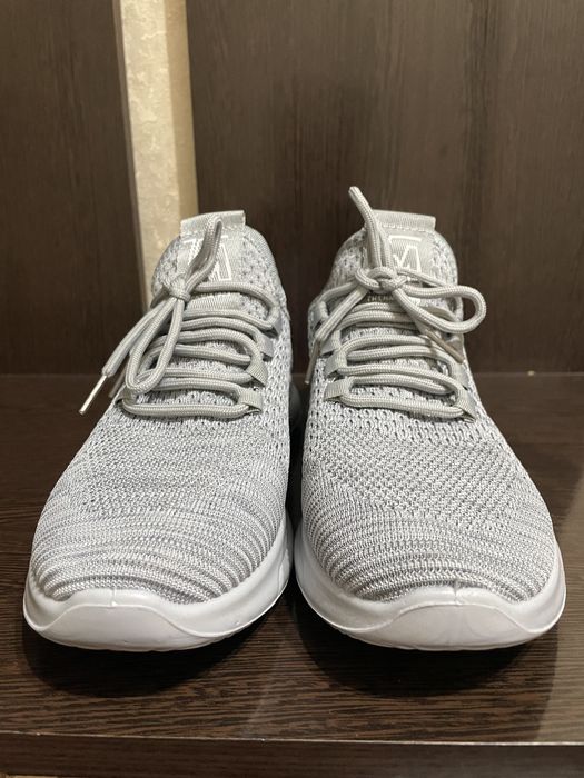 Кроссовки летнее