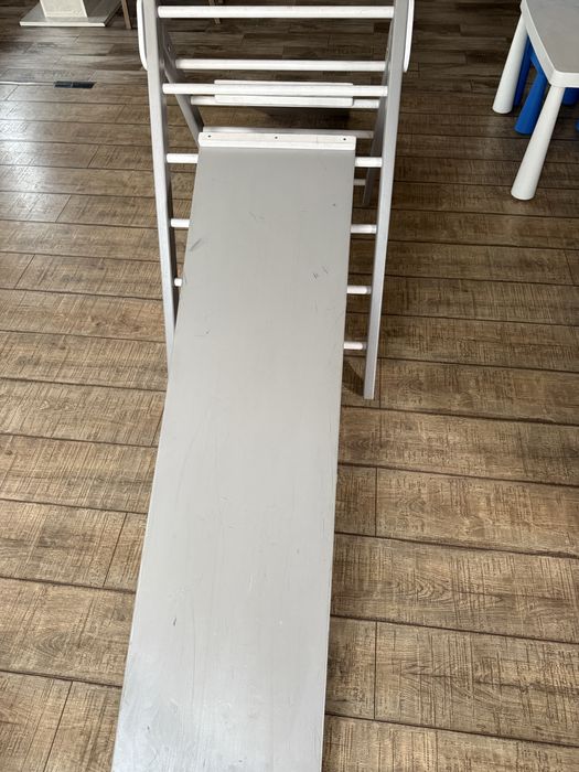 Ansamblu de joaca copii / triunghiul pikler + rampa