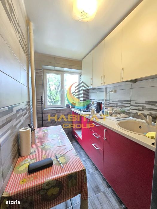 2 camere, semidecomandat, etaj 2/4, zona Piata Resita