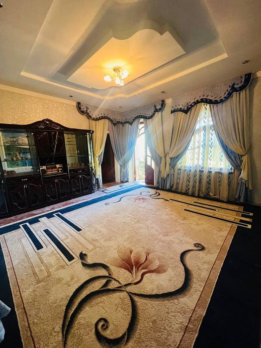 Karmana tumanida hovli sotiladi 16 sutixli jihozlari bn