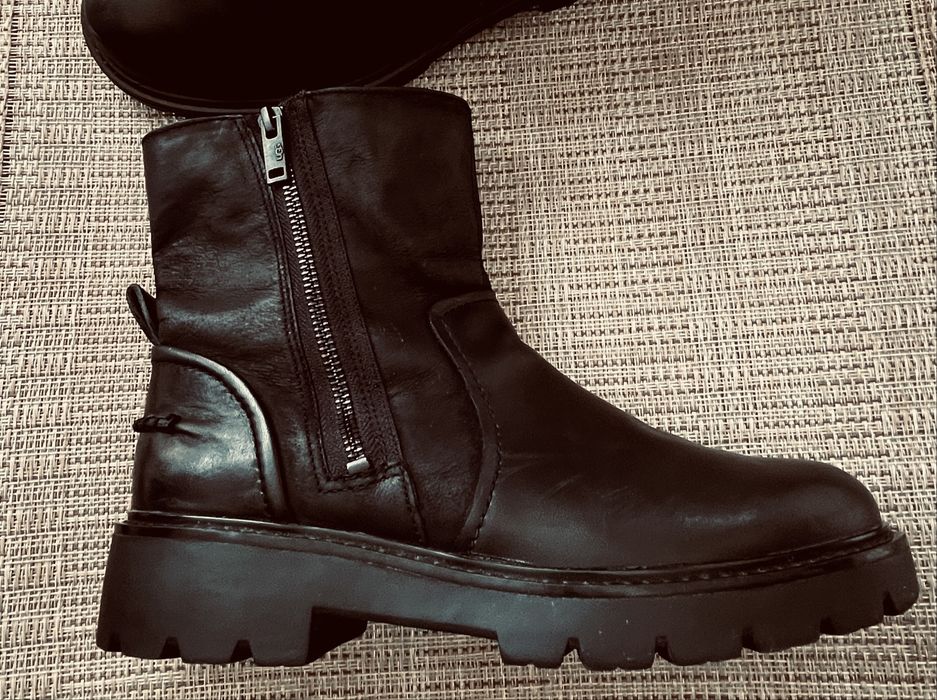 Маркови кожени боти Ugg оригинал