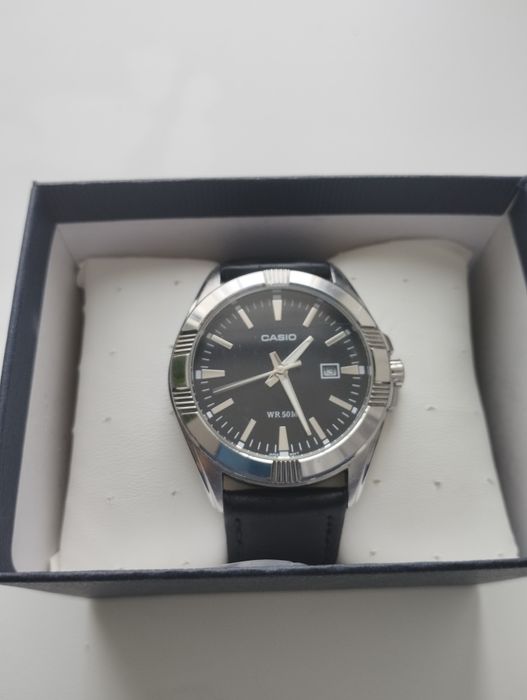 Продам часы CASIO