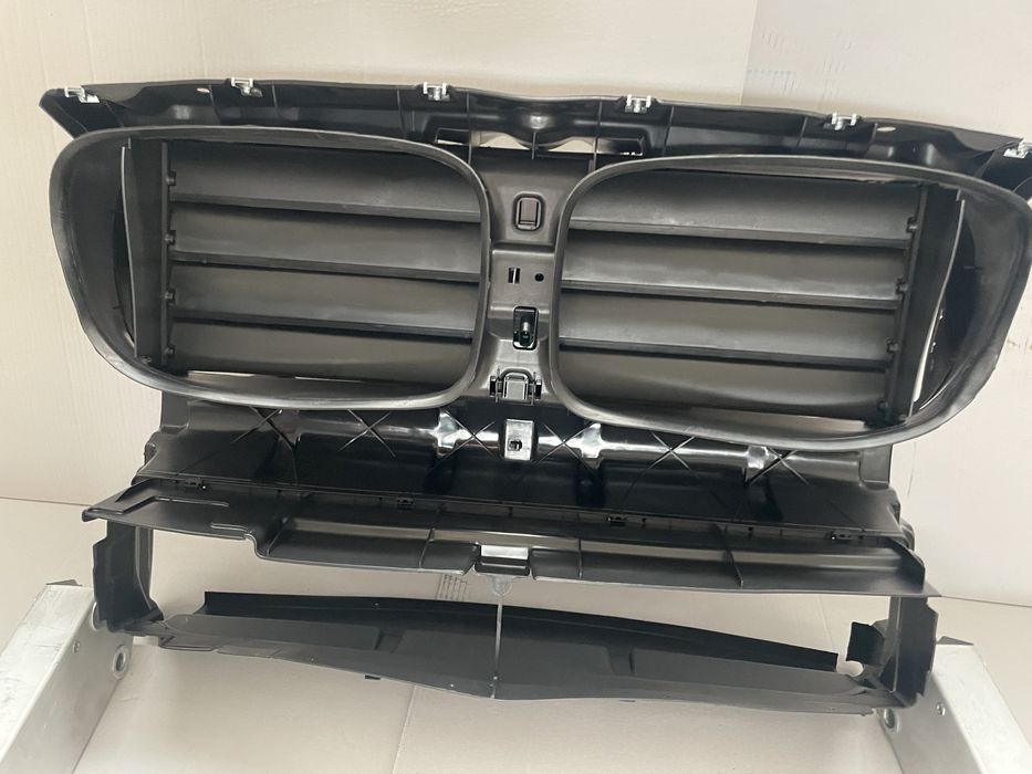 Trager tragar BMW seria 7 F01 F02 F04 deflector bara intaritura