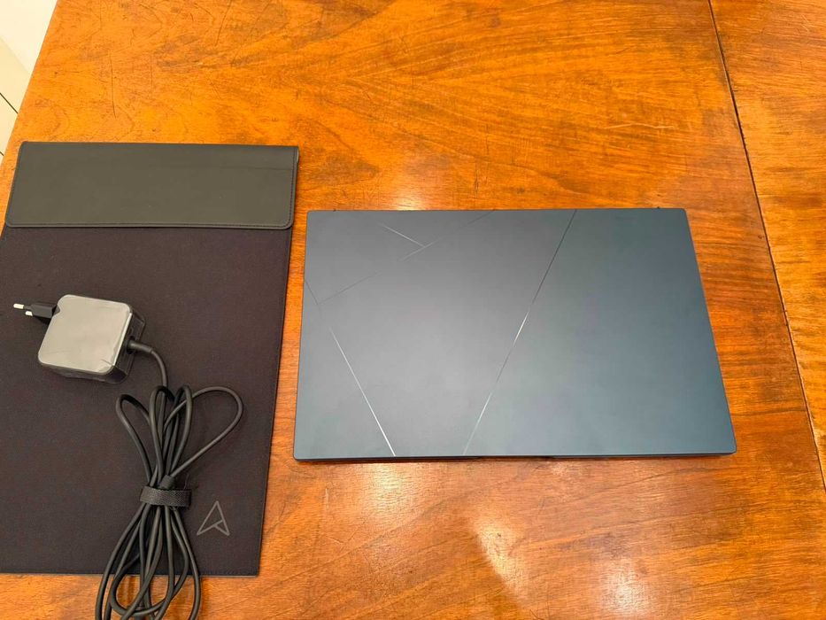 ASUS Zenbook 15 OLED UM3504D • Ryzen 5 • Като нов