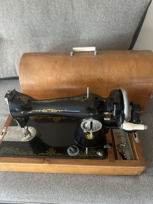 Стара шевна машина