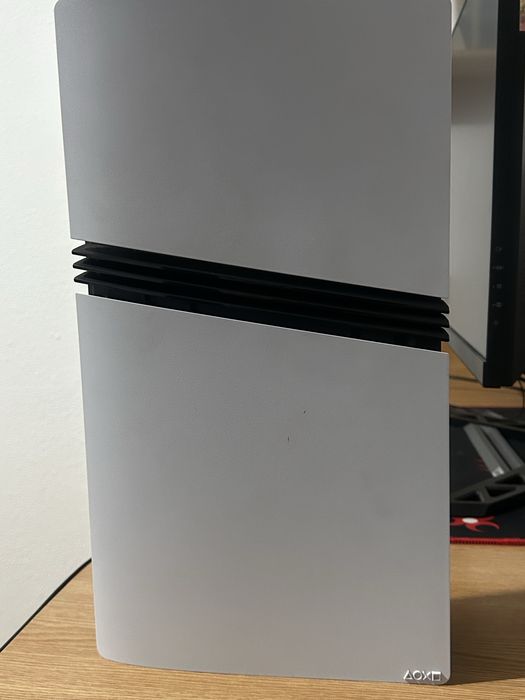 Vând PlayStation 5 Pro Digital Edition 2TB