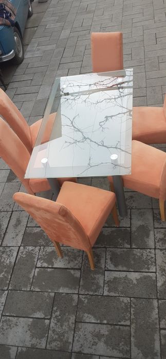 Masa și scaune de vinzare