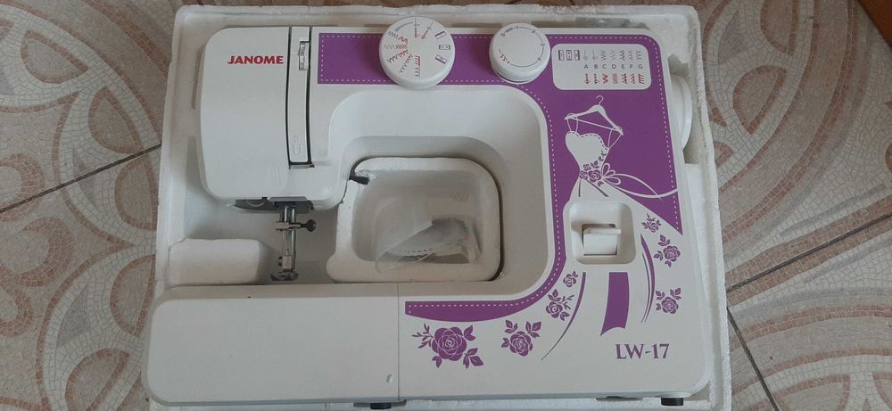 Швейная машина Janome lw-17