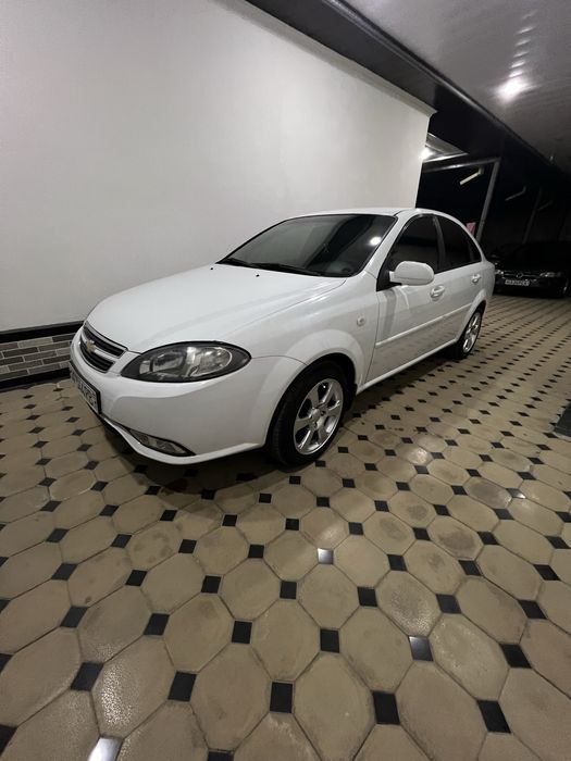 Lasetti Gentra qilinga moshin zur xolatda