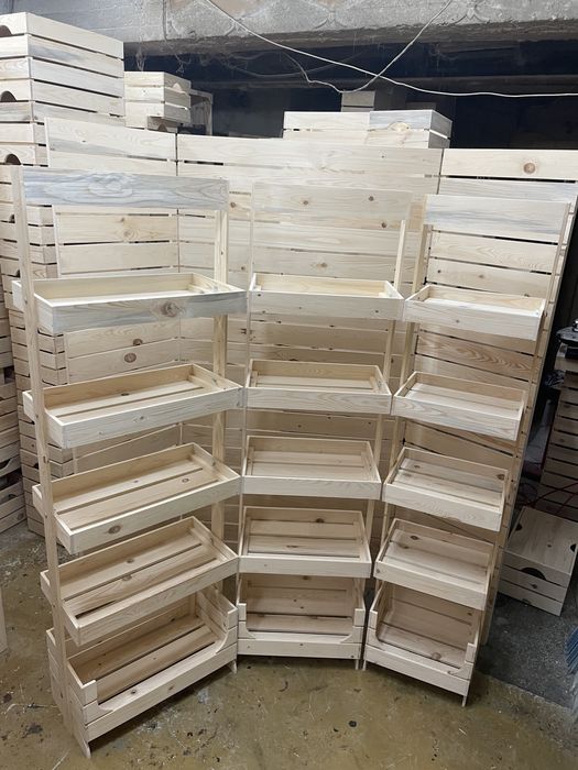 Дървен стелаж с регулиращи се рафтове /хляб/ вино и други