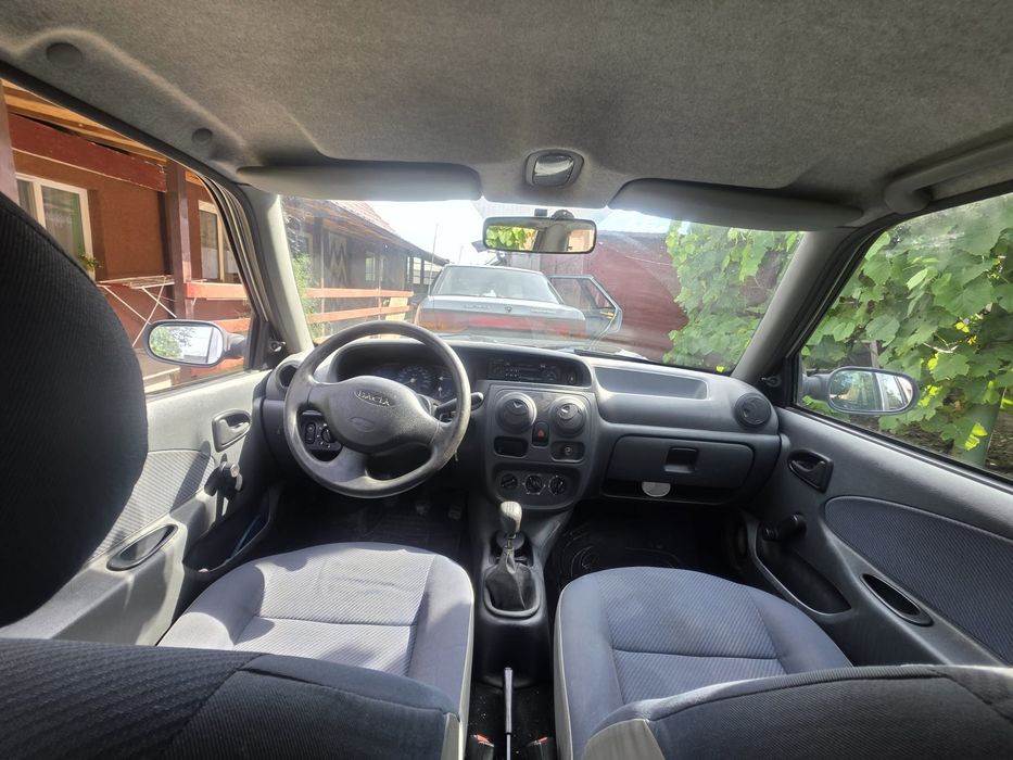 Vând Dacia solenza