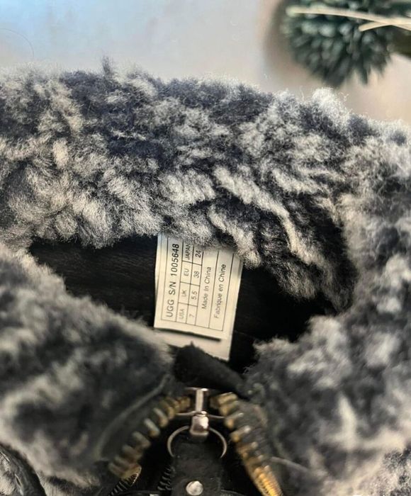 UGG Australia дамски боти, естествена кожа, нови