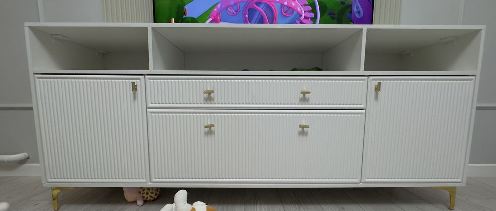 Тумба под тв в хорошем состоянии