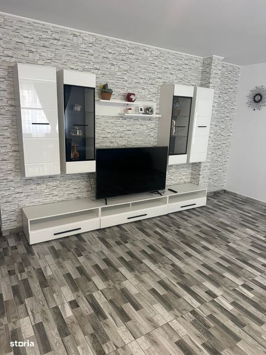 2 camere zona Vivo, etaj 1, Razoare