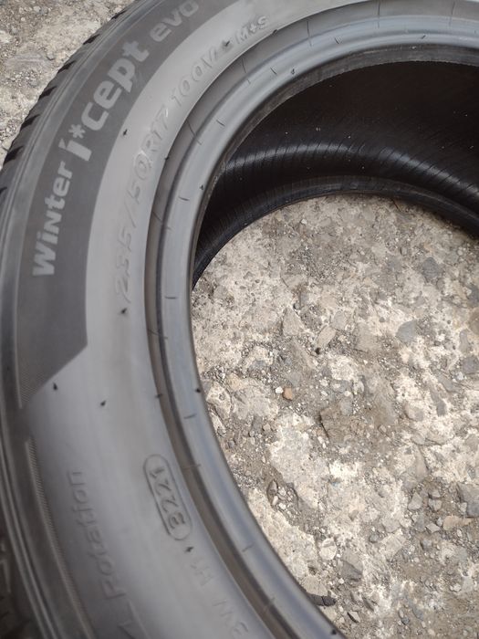 Hankook 2бр.235/50/17 дот3221