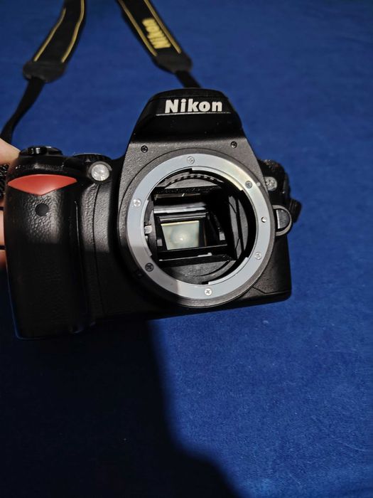 NIKON D40X aparat foto doar corpul, nu cunosc starea nu am baterie