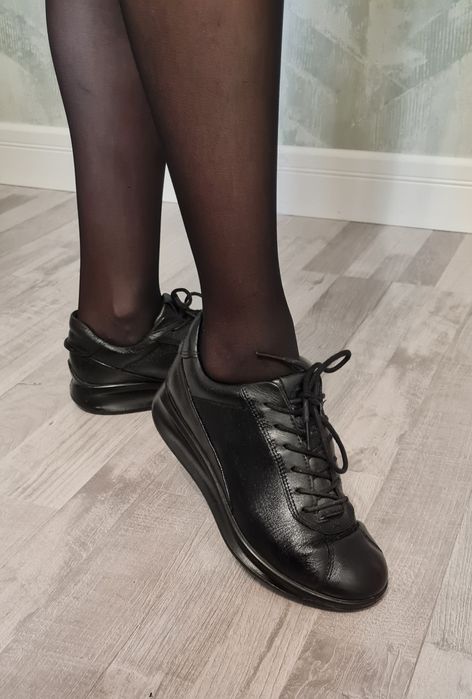 Женские кожаные кроссовки Ecco