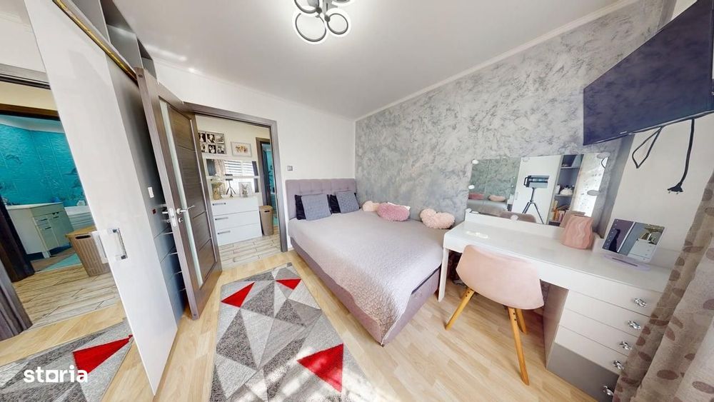 Vand ap 3 camere, balcon, pivnita - Mihai Viteazul