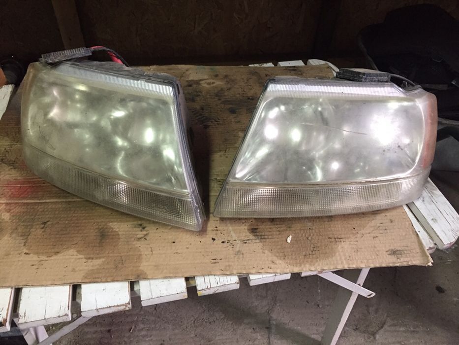Far Xenon Stanga Dreapta Jeep Grand Cherokee An 2003/2006 Oferim Garatie