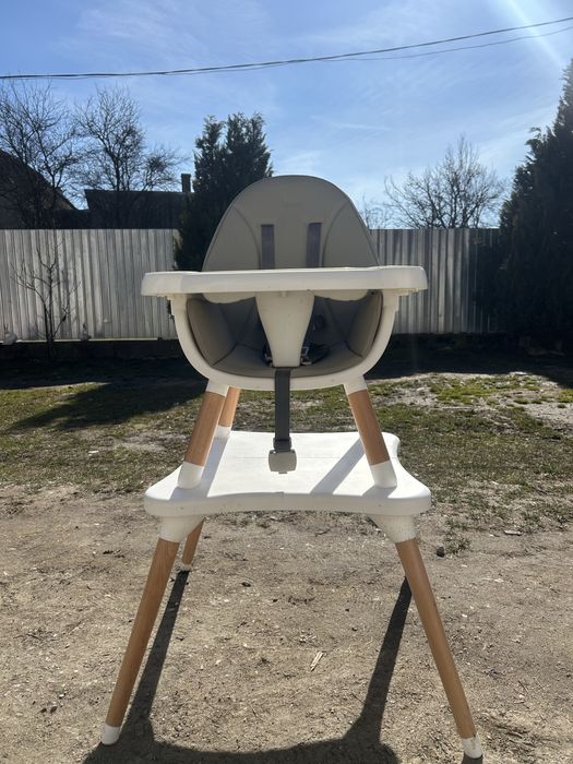 Scaun de masa pentru bebelusi