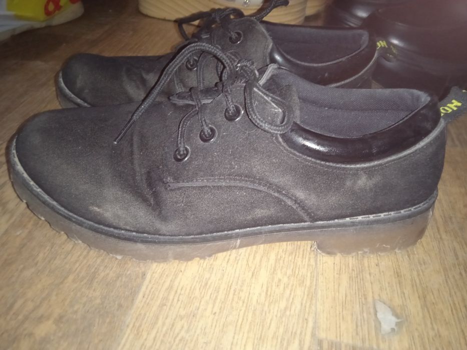 Обувь Ботинки, кроссовки