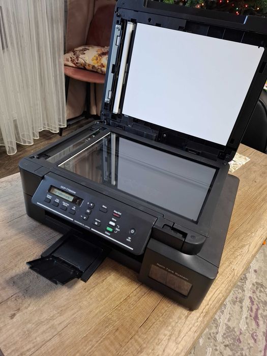 Vând imprimanta color Brother DCP- T720DW